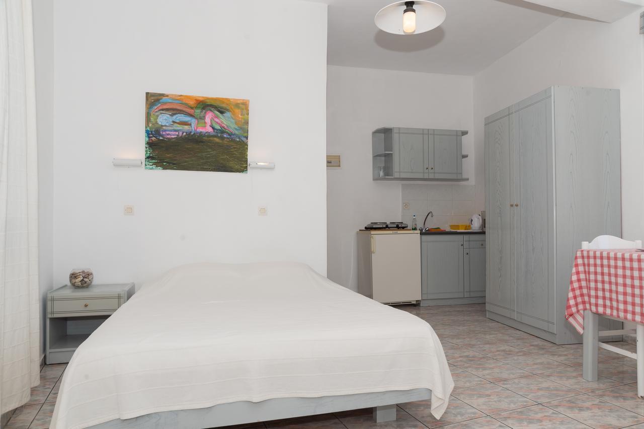 Captain Manos Studio Apartments Grikos Bay (Patmos) Exterior foto
